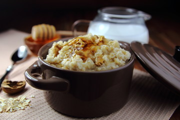 овсяная каша с грецким орехом и медом.полезный завтрак
