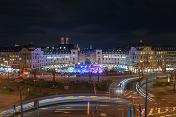 Stachus Karlsplatz Eiszauber Frauenkirche Nacht in München