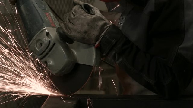 d&eacute;coupe a la disqueuse 