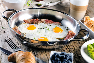 Frühstück Tisch Spiegelei 