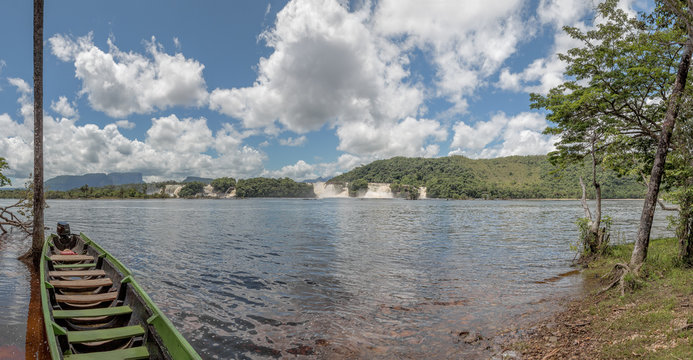  The Lagoon of the Canaima national park (panoramic view) - Venezuela, Latin America
