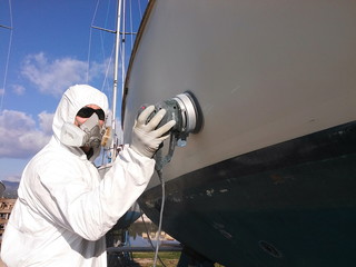 yacht painter with spray gun