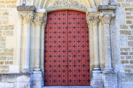 Porche. Abbaye Notre-Dame de Jouarre. / Porch. Jouarre Abbey.
