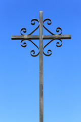 Fototapeta na wymiar Croix en fer. / Iron cross. 