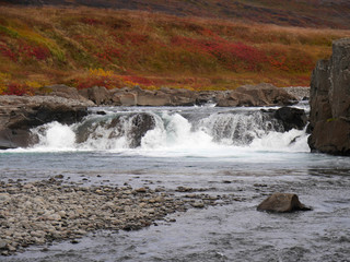 Lachsfluss Hvannadalsá im Nordwesten von Island