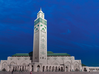 Fototapeta na wymiar Hassan II Moschee in Casablanca Marokko an einem sonnigen Tag