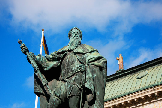 Statue of Gustavo Erici in front of Riddarhuset (House of Nobility) - Stockholm, Sweden
