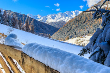 WINTER Zaun mit Blick ins Tal