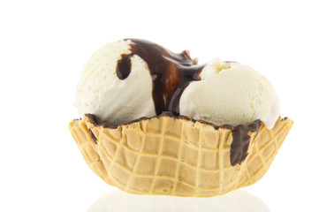 Cup vanilla ice with chocolate sauce