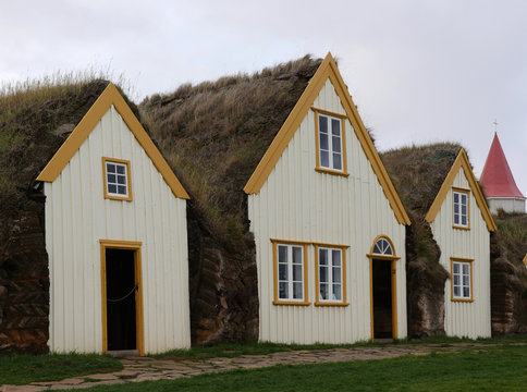 Torfh&auml;user mit Grasdach in Island