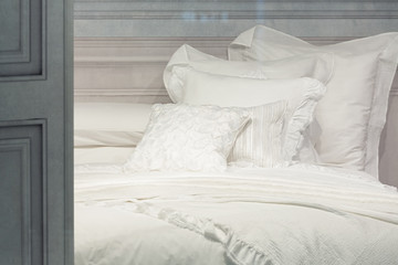 White clean pillows and blanket - 133141893
