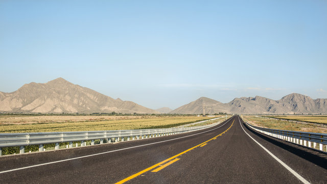 Horizonte de carretera solitaria en Coahuila/Horizonte de carretera solitaria en Coahuila
