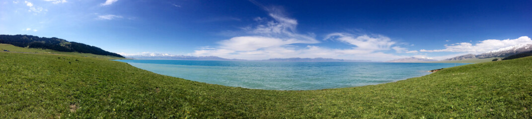 Fototapeta premium Sailimu Lake panorama,Xinjiang Uygur Zizhiqu.