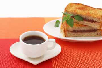 おいしそうなパンとコーヒー
