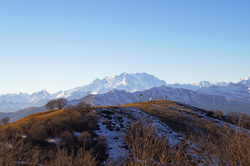 Panorama di montagne vista versante orientale Monte Rosa