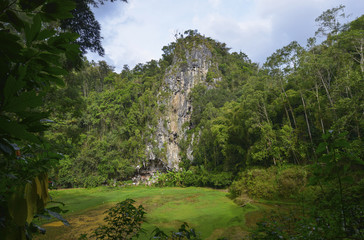 Tumbas Tana Toraja en Londa, Sulawesi, Indonesia
