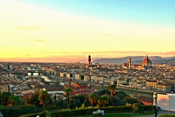 Fototapeta na wymiar Panorama della città di Firenze vista dal Piazzale Michelangelo in Toscana, Italia. 