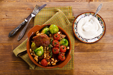 Meat stew with beans