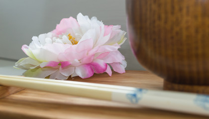 Japanese styled table wear with flower