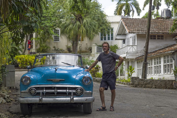 Ernest Hemmingway Wohnhaus mit Oldtimer