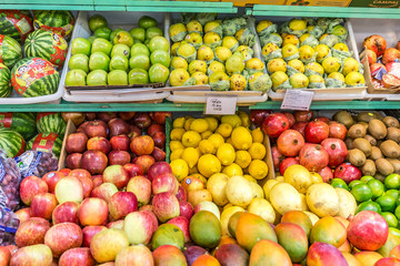 Fototapeta na wymiar Fresh fruits for sale on Curitiba's Municipal Market. 