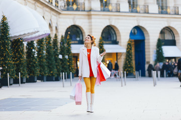 Paris, Young woman doing shopping place vendome - 133205237