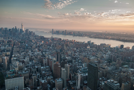 Manhattan aerial at dusk © Niquirk