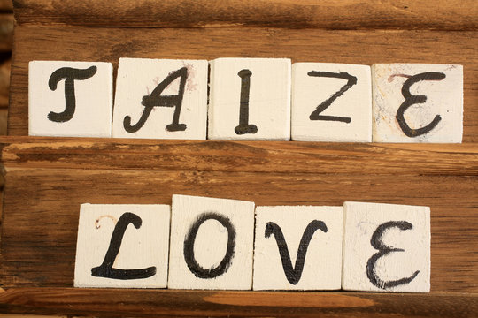 Taiz&eacute;. Amour. Communaut&eacute; de Taiz&eacute;. / Love. Taize ecumenical community.
