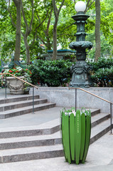 Naklejka premium Trash can in the Bryant Park entrance