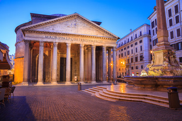 Fototapeta na wymiar Pantheon at sunrise, Rome
