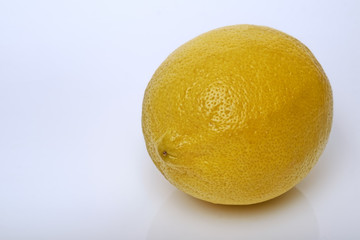 lemon isolated on background with clipping path