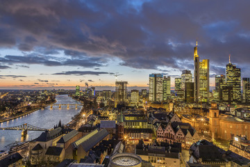 Obraz premium skyline of Frankfurt am Main in the evening
