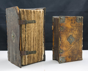 Alte Bücher des Schamanismus
