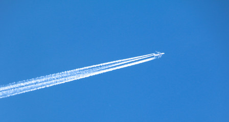 Vierstrahliges Flugzeug