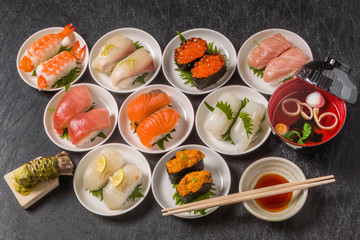 Fototapeta na wymiar 本格握り寿司　 Japanese gourmet genuine finger sushi