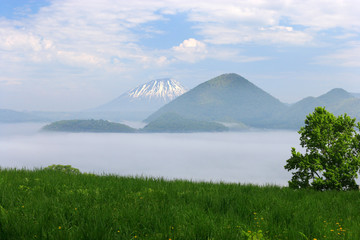 Fototapeta na wymiar 洞爺湖畔の風景