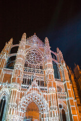 Eclairage de la cathédrale saint Pierre le soir, Beauvais, Oise, Picardie