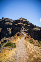  Île de Madère : Pico do Arieiro , chemin pavé avec escalier