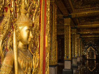 Fototapeta premium Angel Carvings Church Entrance