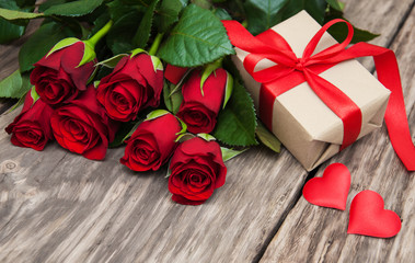 Red roses and gift box