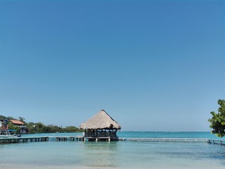 A cabana publishes on the beaches of Colombia