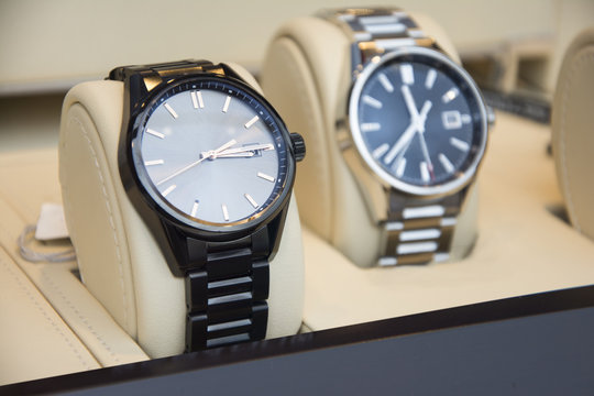 Men's swiss mechanical steel wrist watches.