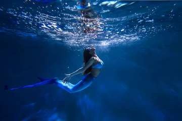 Foto op Plexiglas Freediver girl with the mermaid tale © yukinya