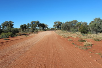 Obraz premium Gravel road in the australian outback