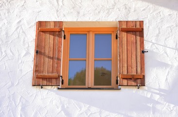 Altes Fenster an Hofgebäude, Bayerischer Stil