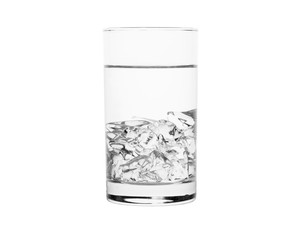 グラス一杯の水