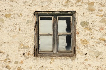 Altes Fenster an Hofgebäude, Bayerischer Stil