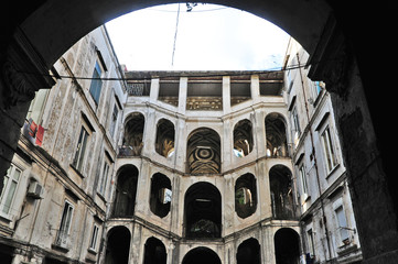 Napoli, i palazzi del Rione Sanità: Palazzo Sanfelice