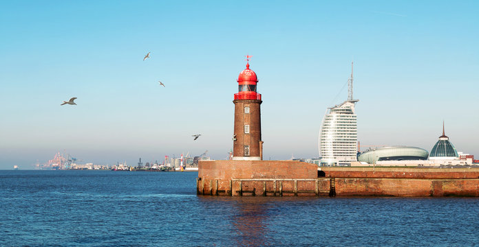 Blick auf die historische Mole in Bremerhaven