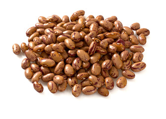 Obraz premium pinto beans isolated on white background